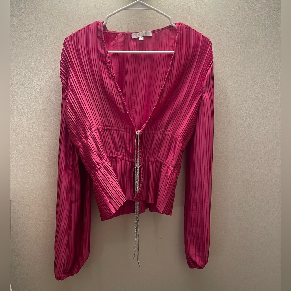 WAYF Payton Plunge Neck Plissé Top